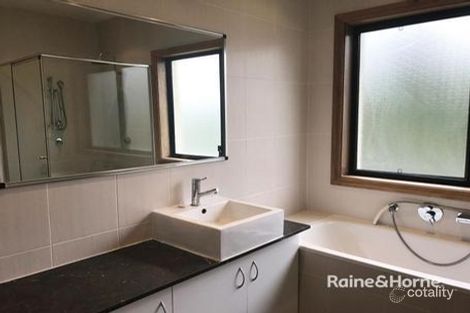 Property photo of 11 Crestwood Avenue Niagara Park NSW 2250