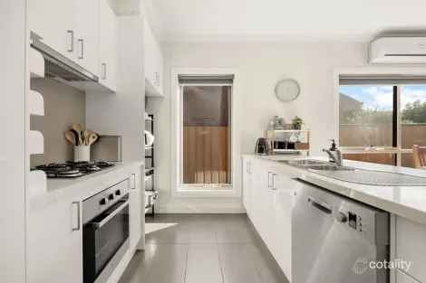 Property photo of 3/96 Station Road Gisborne VIC 3437