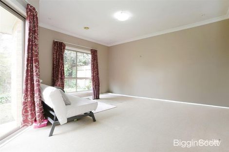 Property photo of 2/40 Cambridge Drive Glen Waverley VIC 3150