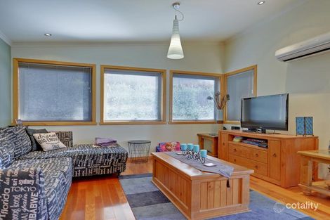 Property photo of 4/3 Lyndara Drive Penguin TAS 7316