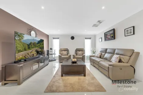 Property photo of 17 Peledora Place Lyndhurst VIC 3975