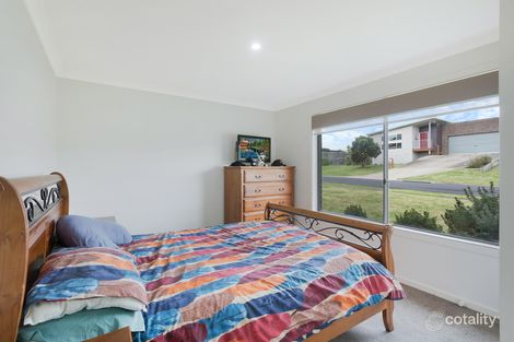 Property photo of 18 Koma Circuit Bega NSW 2550