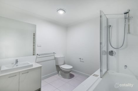 Property photo of 34 North Quay Circuit Hope Island QLD 4212