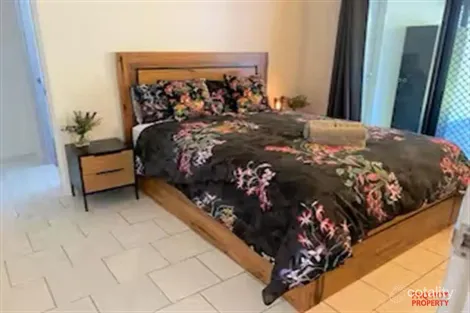 Property photo of 43 Napier Close Trinity Park QLD 4879