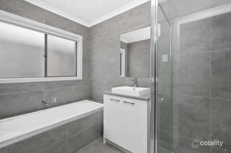 Property photo of 140 Shelterbelt Avenue Weir Views VIC 3338