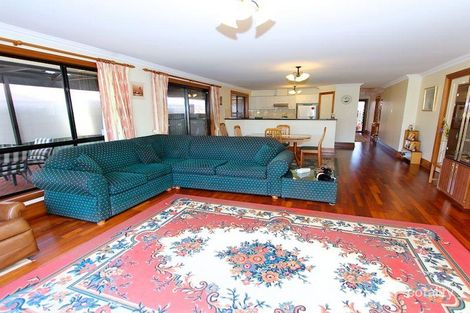 Property photo of 6 Pinehurst Court Craigmore SA 5114