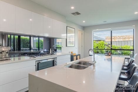 11 Ambleside Way, Officer, VIC 3809