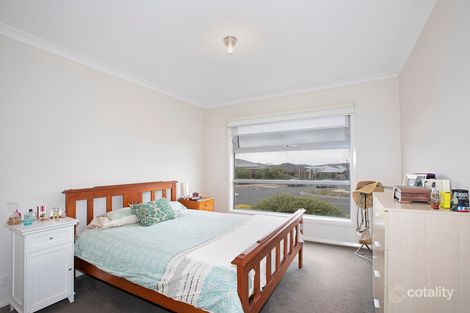 Property photo of 39 Blackheath Mews Waurn Ponds VIC 3216