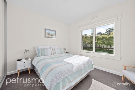 Property photo of 8 Rowitta Road Lindisfarne TAS 7015