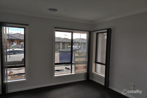 Property photo of 15 Daisy Drive Donnybrook VIC 3064