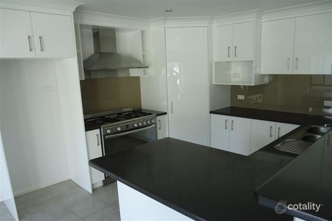 Property photo of 1/27 Dove Street Mount Austin NSW 2650