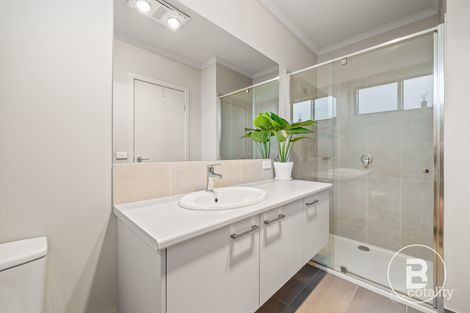 Property photo of 2 Regal Drive Alfredton VIC 3350