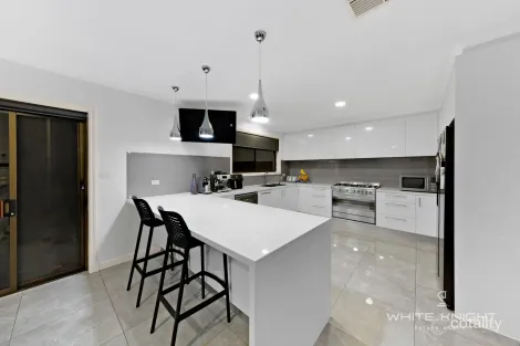 Property photo of 12 El Golea Mews Keilor Downs VIC 3038