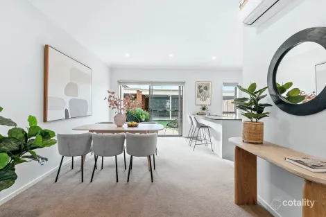 Property photo of 12 Illabunda Drive Werribee VIC 3030