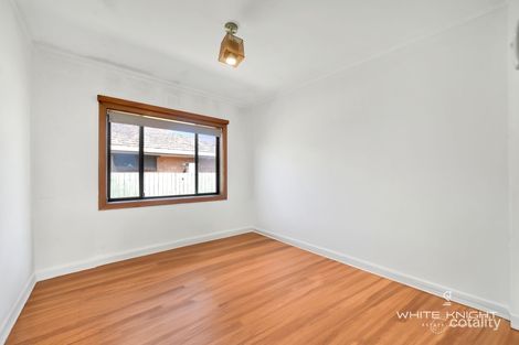 Property photo of 24 Oberon Avenue St Albans VIC 3021