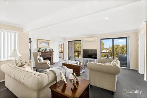 Property photo of 44 Beverley Avenue Unanderra NSW 2526