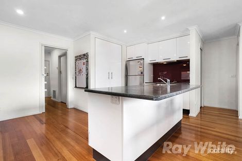 Property photo of 33 Whites Lane Glen Waverley VIC 3150