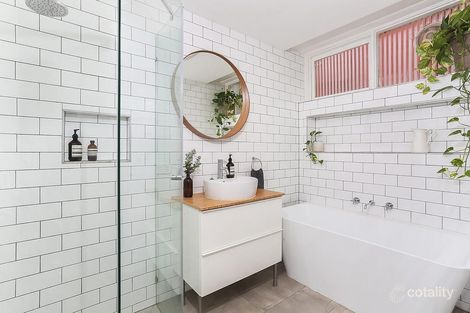 Property photo of 2/201 Dandenong Road Windsor VIC 3181