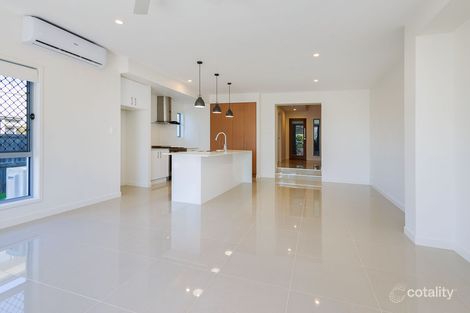 Property photo of 2/46 Fletcher Crescent Pacific Pines QLD 4211