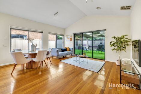 Property photo of 14 St Vincent Way Caroline Springs VIC 3023