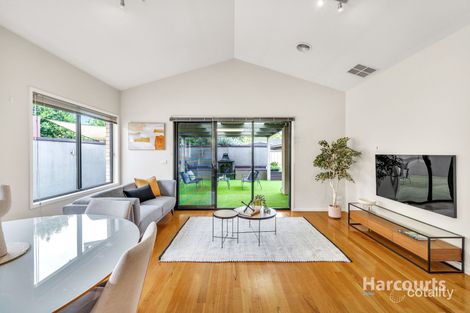 Property photo of 14 St Vincent Way Caroline Springs VIC 3023