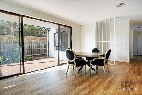 Property photo of 2/11 Pentlowe Avenue Templestowe Lower VIC 3107