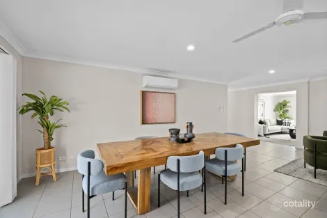 Property photo of 4 Sycamore Street Flinders View QLD 4305