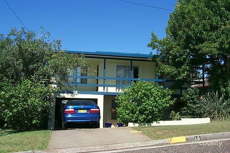 18 Fourth Ave, Bonny Hills, NSW 2445