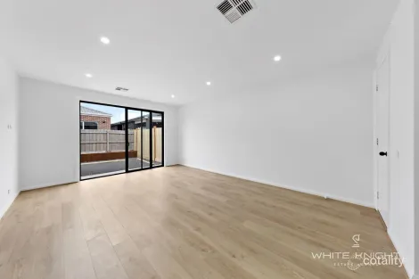 Property photo of 13 Mesaros Drive Fraser Rise VIC 3336