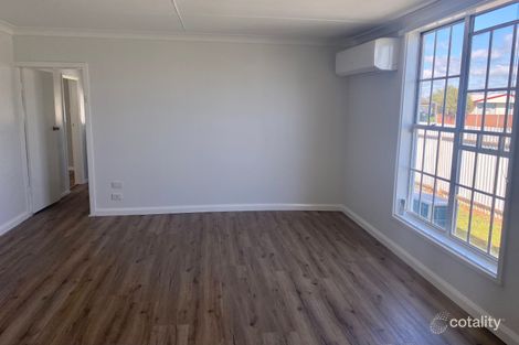 Property photo of 4 Logan Street Cowra NSW 2794