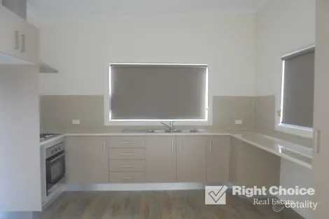 Property photo of 93 Barton Street Oak Flats NSW 2529