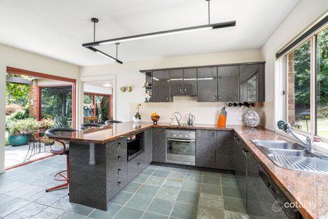 Property photo of 11 Hamersley Court Mount Eliza VIC 3930