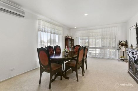 Property photo of 10 Benelong Crescent Seaford VIC 3198