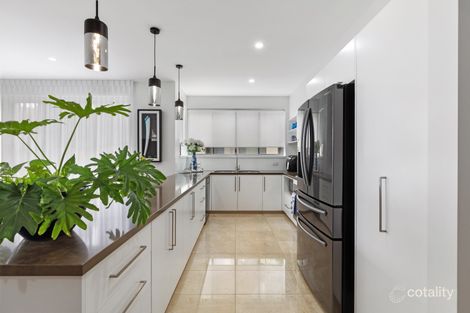Property photo of 228/3 Pendraat Parade Hope Island QLD 4212