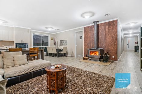 Property photo of 10 Infinity Drive Fraser Rise VIC 3336