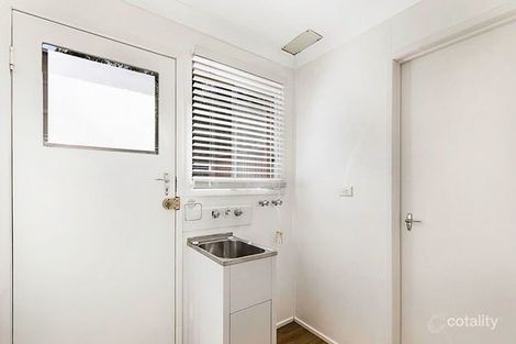 Property photo of 2/18 Glendower Street Mount Lofty QLD 4350