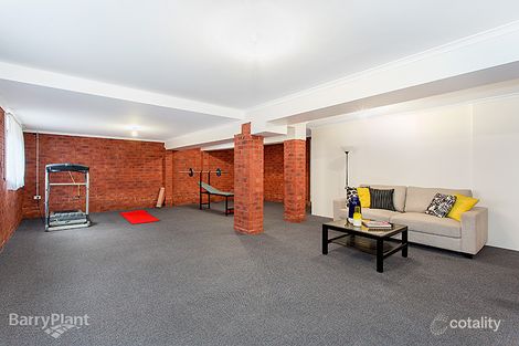 Property photo of 27 Hutchins Circuit Bundoora VIC 3083