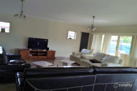 Property photo of 35 Salween Crescent Roxburgh Park VIC 3064