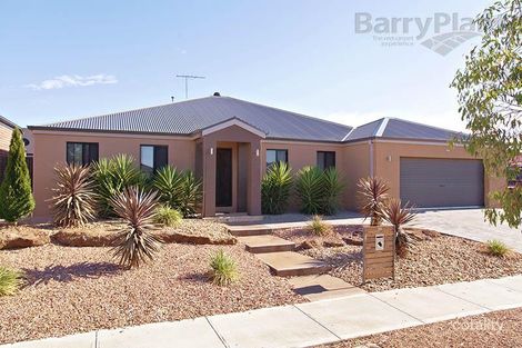 Property photo of 30 Christina Crescent Kurunjang VIC 3337