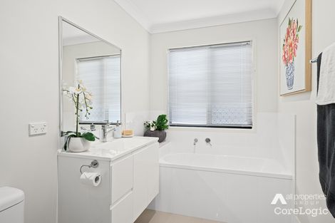 Property photo of 21 Banya Crescent Springfield Lakes QLD 4300