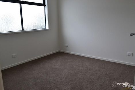 Property photo of 24 Officedale Road Officer VIC 3809