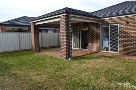 Property photo of 15 Farmdale Road Pakenham VIC 3810