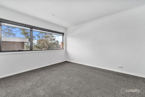 Property photo of 37 Belconnen Way Weetangera ACT 2614