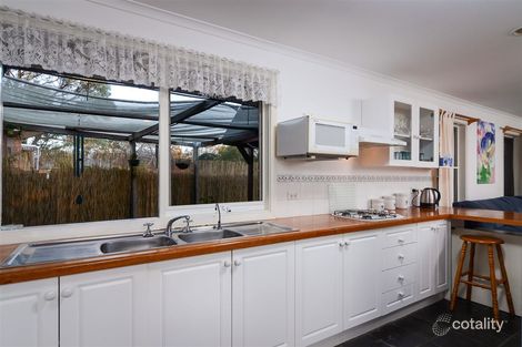 Property photo of 2 The Glen Carrum Downs VIC 3201