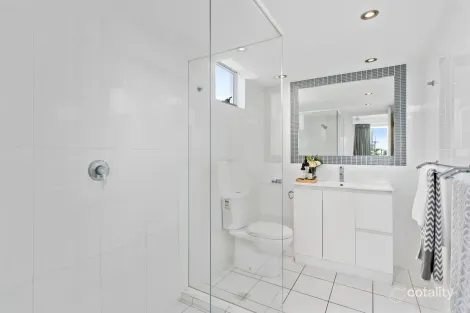 Property photo of 24/93 Old Burleigh Road Broadbeach QLD 4218
