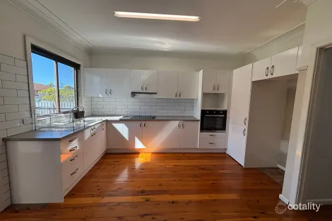 Property photo of 215 Anderson Drive Beresfield NSW 2322