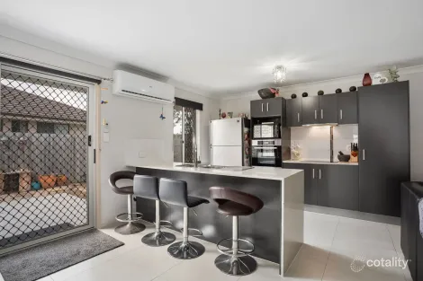 Property photo of 23 Johnstone Place Riverview QLD 4303