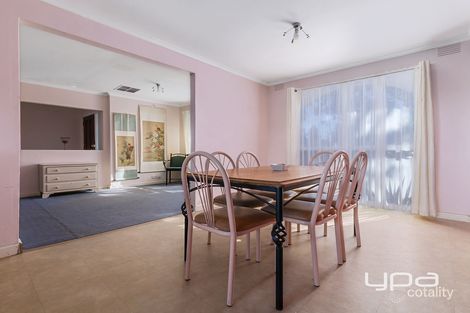 Property photo of 3 Peter Place Melton West VIC 3337