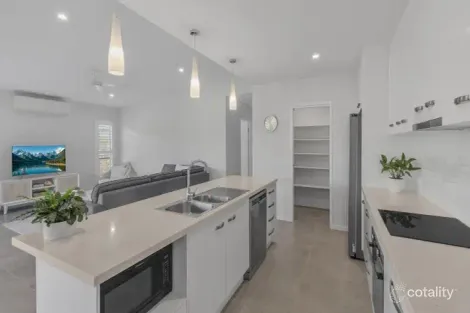 Property photo of 40 Surfrider Place Mudjimba QLD 4564