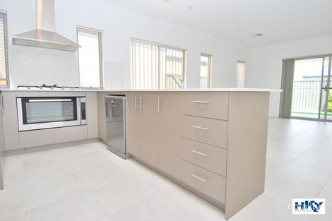 Property photo of 7 Grassholme Grange Aveley WA 6069